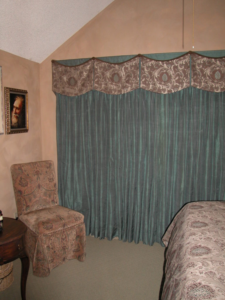 valance, draperies and custom bedding Fairfield, CA